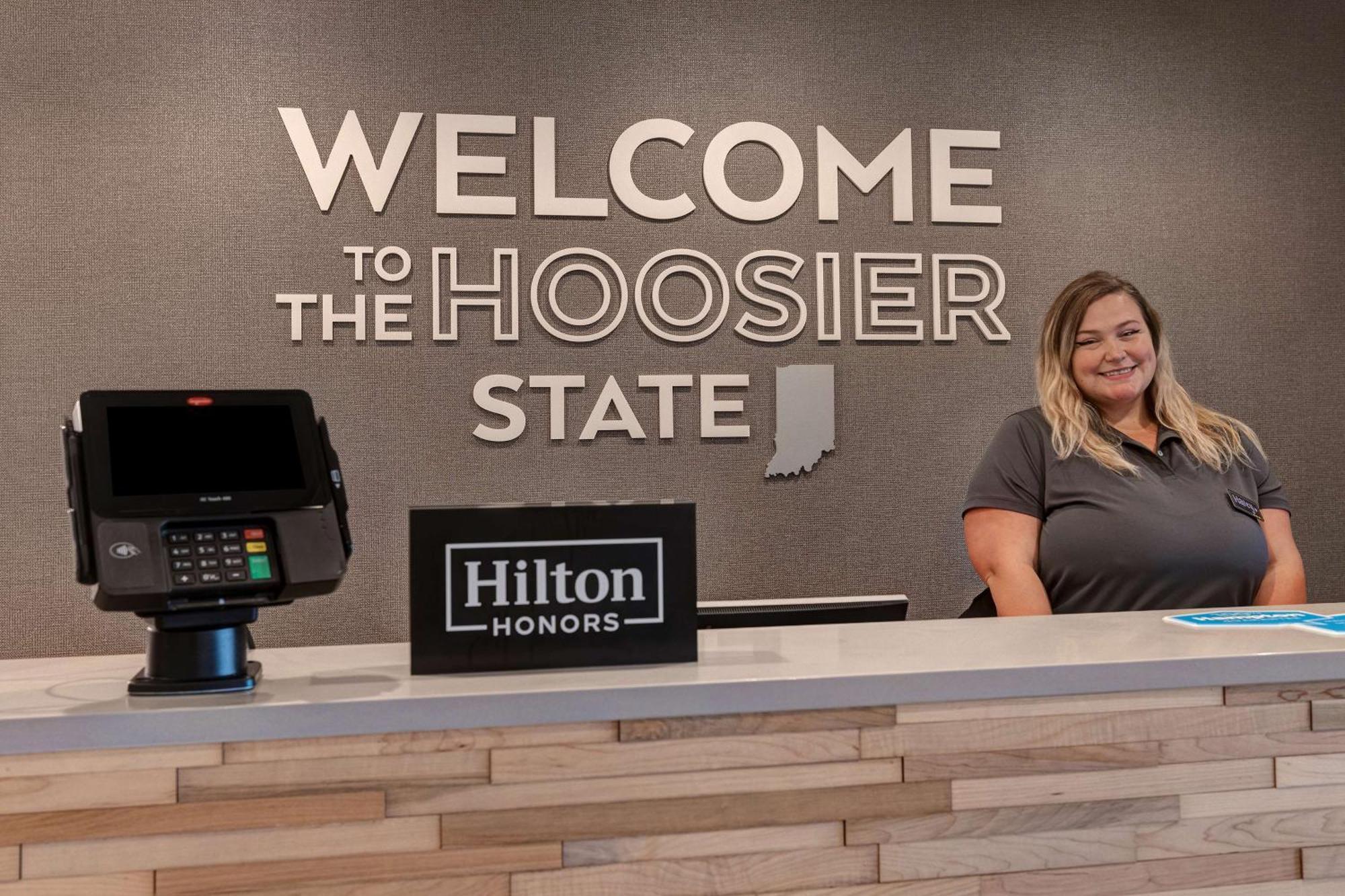 Hampton Inn Crown Point, In Экстерьер фото